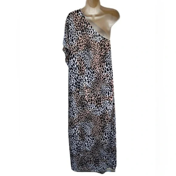 Buddy Love Grace Cheetah One shoulder maxi dress with side slit. - Picture 9 of 9